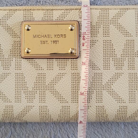 Michael Kors Jet Set Signature Zip Around Bifold Wallet Tan/Cream 8 Card Slots - Picture 12 of 13